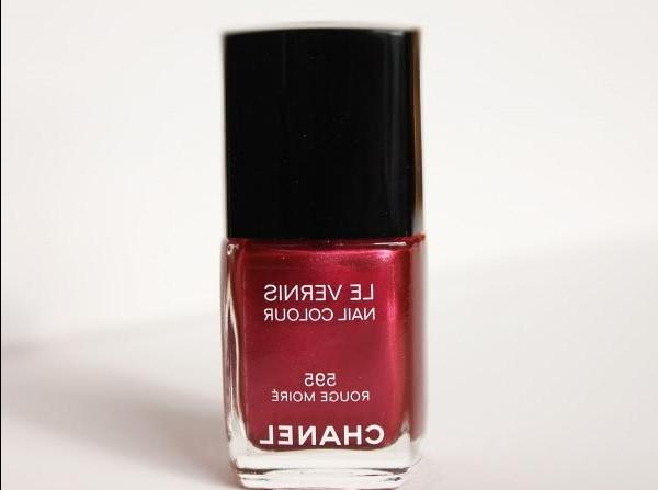 Chanel Le Vernis # 595 Rouge Moire - review