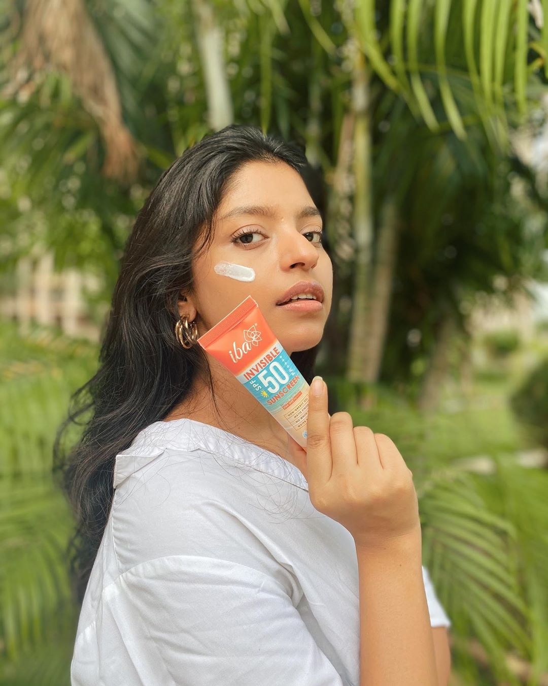 Iba - The stepping out essentials checklist is changing in current times (mask, hand sanitizer) but the one thing that was & will remain in the list is a good Sunscreen 🌞
✨
✨
Iba Invisible Sunscreen S...