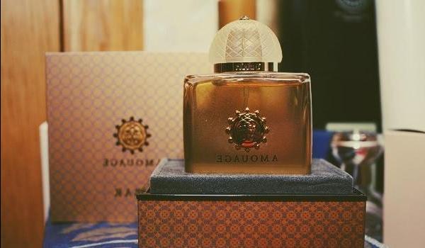 Honey noon the aroma of Amouage Ubar Woman - review
