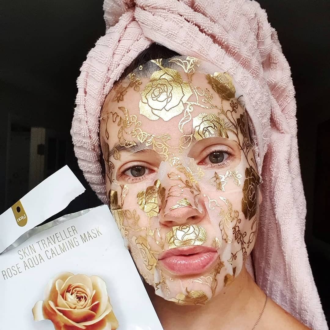 no:hj - #Repost @koreaprobnik (@get_repost)
・・・
Увлажняющая и  успокаивающая тканевая  маска с экстрактом розы Skin Traveller Rose Aqua Calming Mask 28 g
⠀
Цена 90 грн .
.
.
🌹🌹🌹Успокаивает раздраженну...