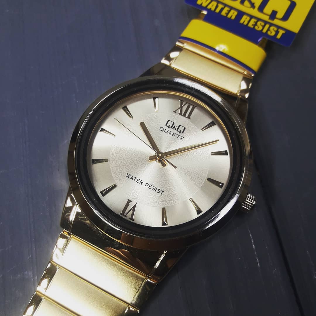 Lekos - Кварцевий чоловічий годинник ⌚#Q&Q QA88-010Y - стильний аксессуар 😎на металевому браслеті. Годинник середнього розміру (діаметр циферблата - 38 мм), чудово підійде для будь якого зап'ястя.
Офі...