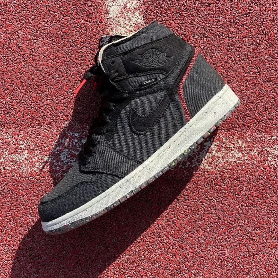 Магазин Sneakerhead - Air Jordan 1 High Zoom Crater

Компания Nike продолжает свой уникальный подход к безотходному производству. Название модели вдохновлено пеноматериалом Crater Foam, созданным из...