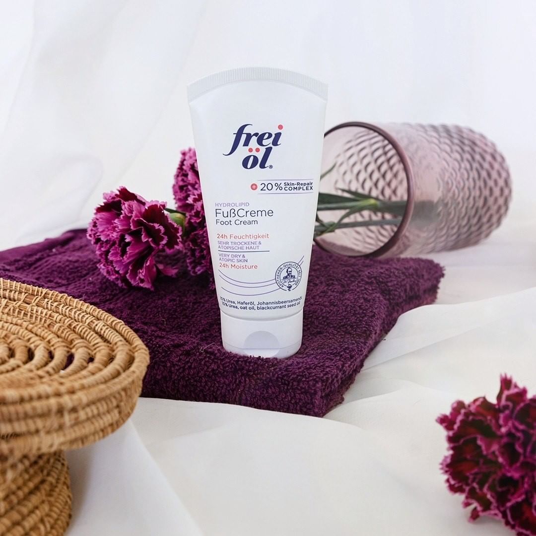 frei öl® - Tag für Tag tragen sie uns zuverlässig durchs Leben: Unsere Füße sind wahre Wunderwerke, die gut gepflegt werden wollen! Die neue frei öl® HYDROLIPID FußCreme mit 10 % Urea, Haferöl und Joh...