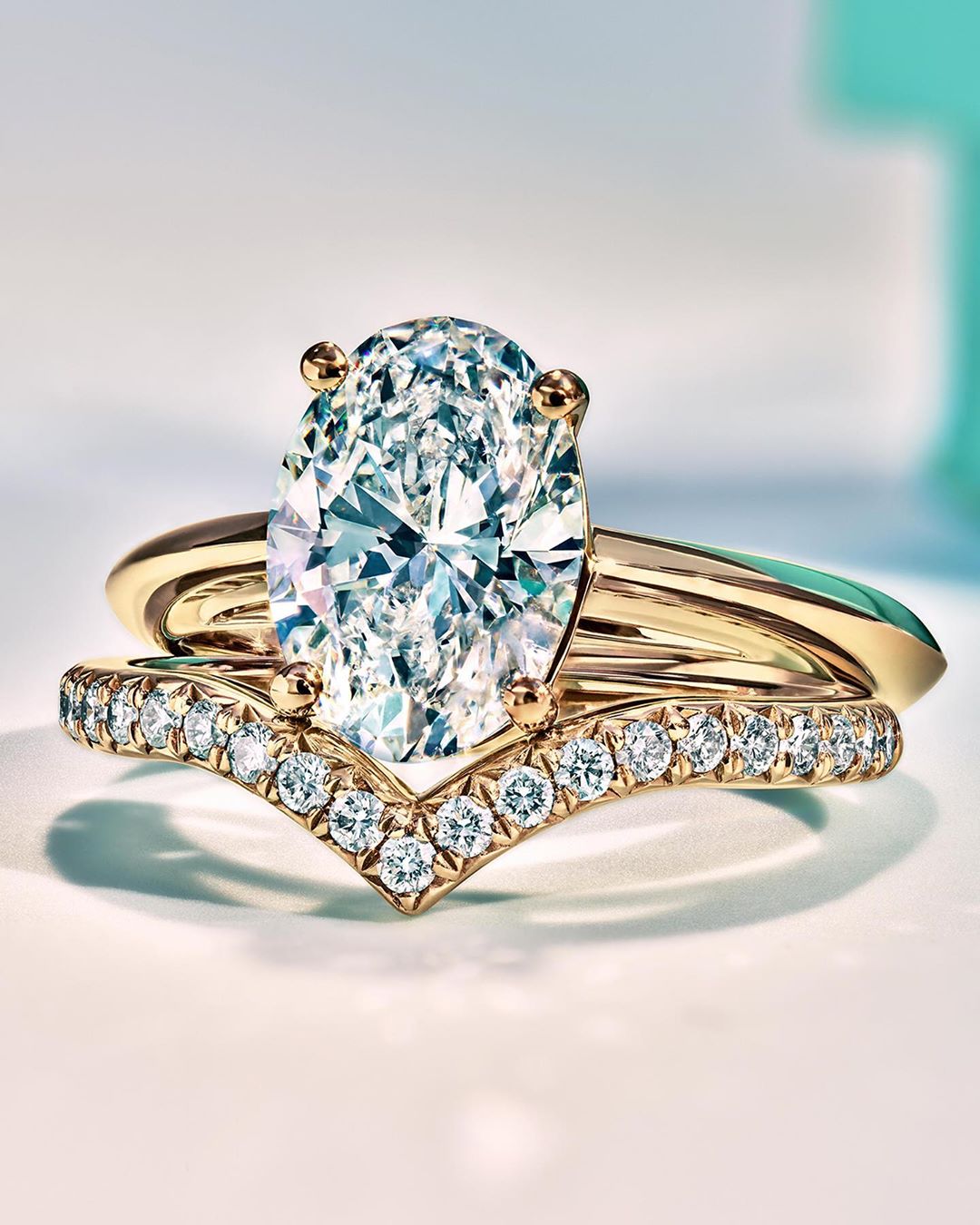 Tiffany & Co. - #TiffanyDiamonds101 
———
We like taking the lead.
Our Diamond Source Initiative provides provenance information—the region or countries of origin—for every newly sourced, individually...