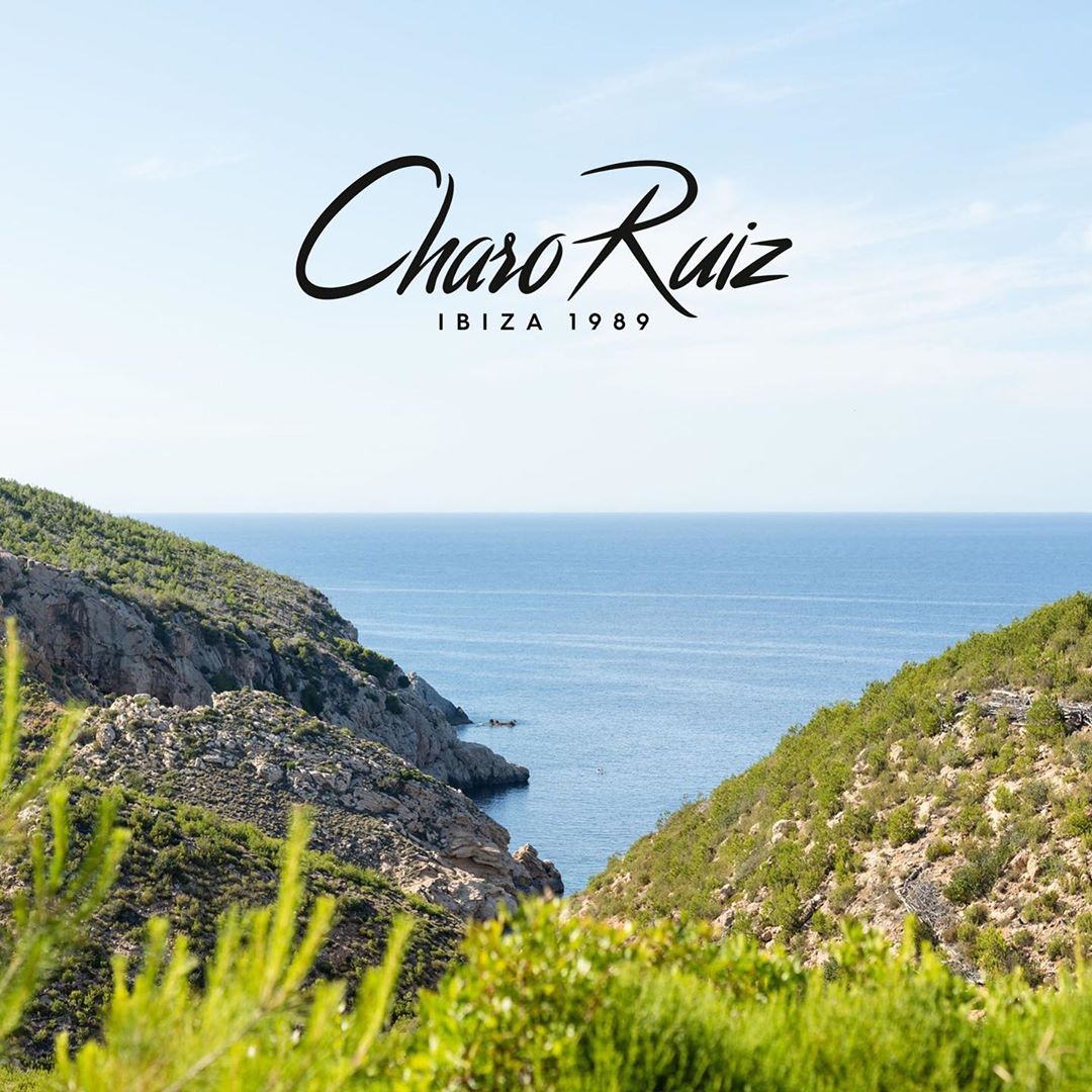 Charo Ruiz Ibiza - Bohemian and romantic spirits, there are so many places calling us. 🌞🌿🌊⠀⠀
Espíritus bohemios y románticos, hay tantos lugares que nos llaman. 📸 by @sofiagomezfonzo #SUMMER2020 #WELO...