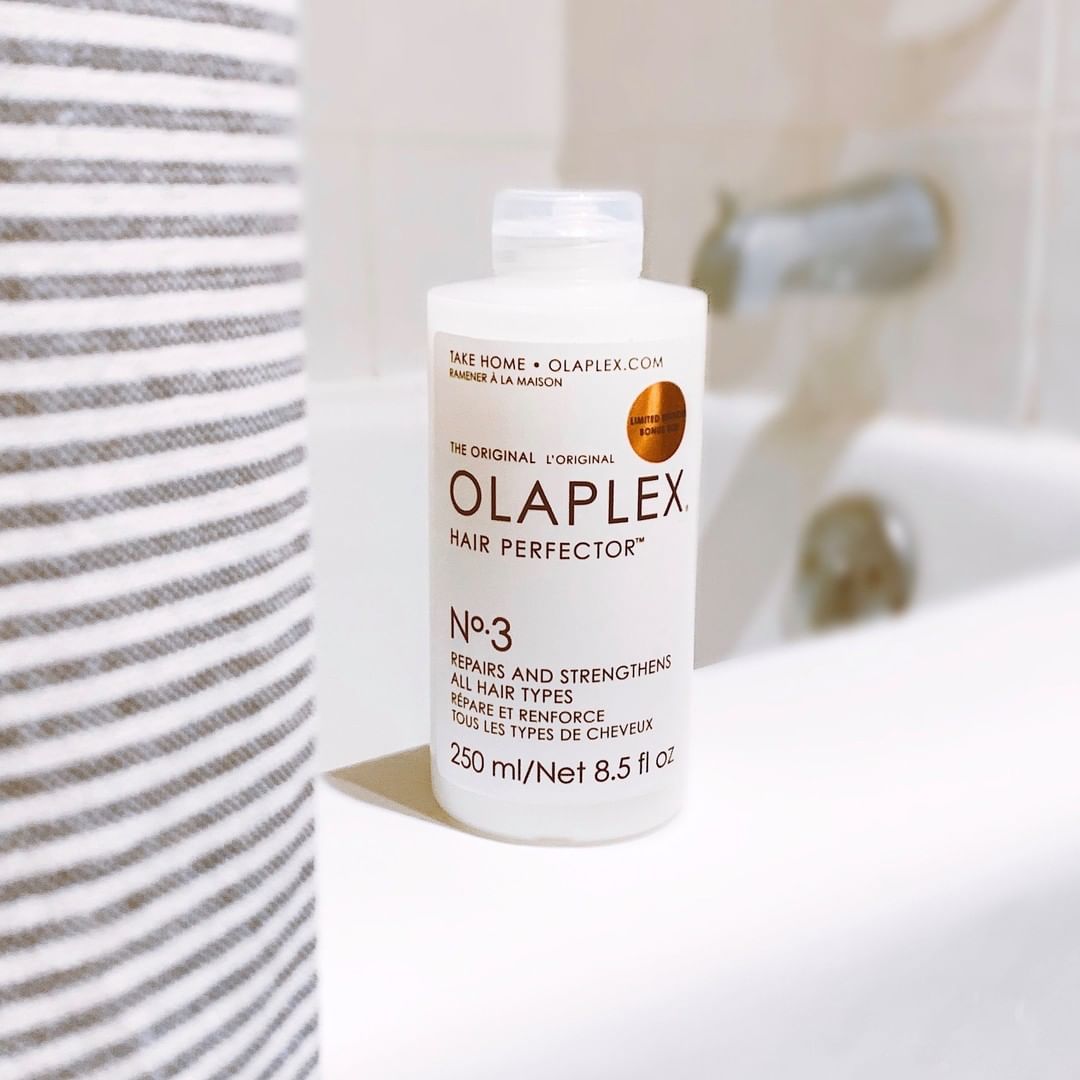 Eugène Perma Professionnel - GOOD NEWS ! ⠀
L'iconique @olaplex Hair Perfector N°3 est arrivé dans un format jumbo de 250 ml. ⚠️ Quantités limitées ⚠️⠀
⠀
⠀
GOOD NEWS! ⠀
The iconic @olaplex Hair Perfect...