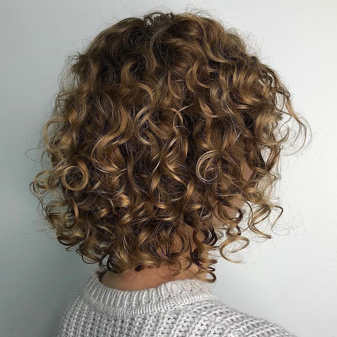 Schwarzkopf Professional - Such a naturally gorgeous curly bob!
😍

@amandas.blondes washed and
styled with #MadAbout High Foam
Cleanser, Two-Way Conditioner and
Light Whipped Foam for lasting curls
to...