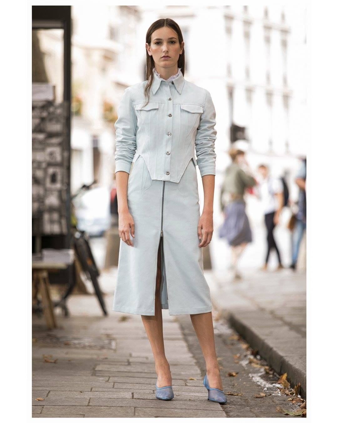 Rochas Paris - RESORT 21

Like a tribute to Marcel Rochas, founder of the house and creator of the basque, the Resort 21 collection draws inspiration from the art of corsetry. 

#RochasResort21 #Rocha...