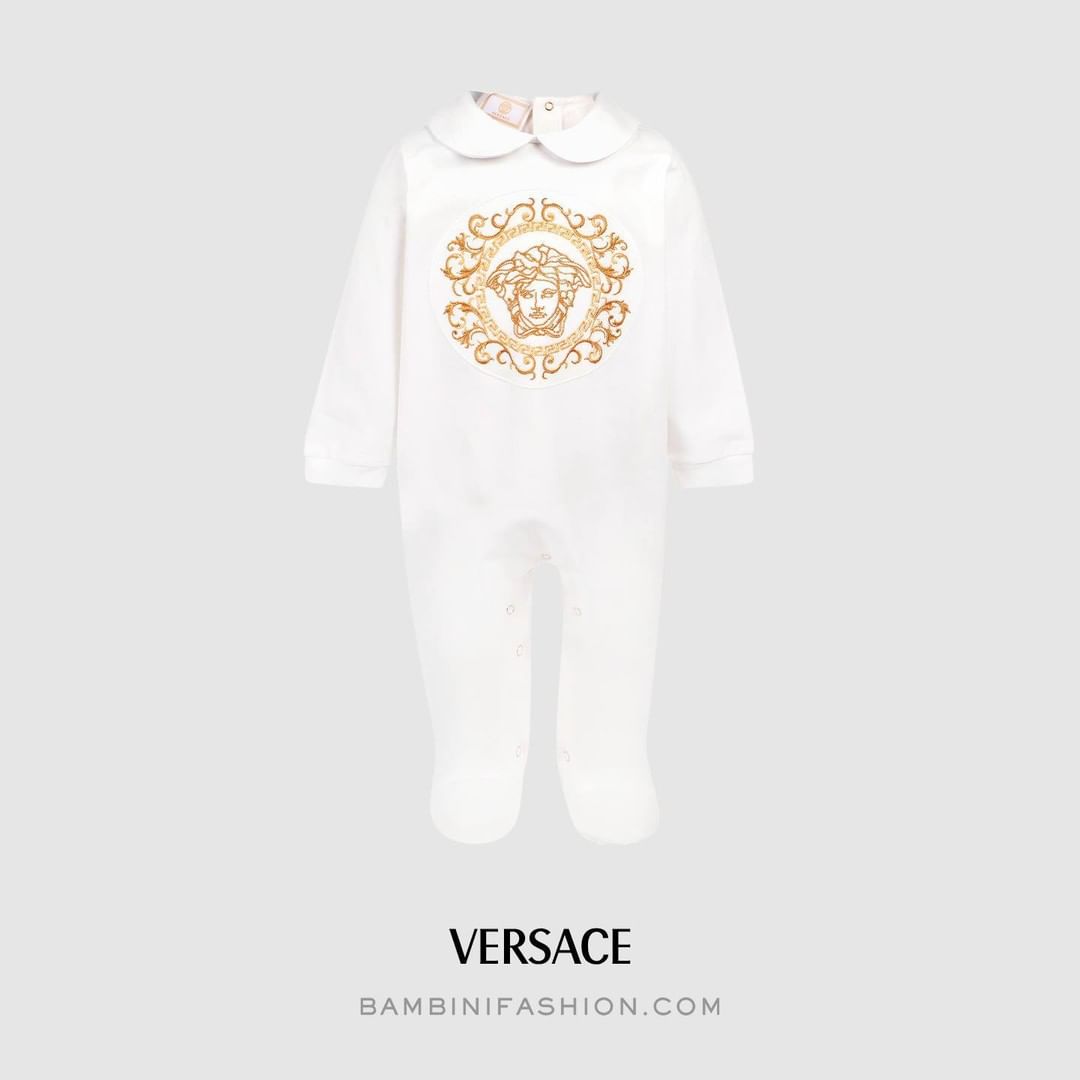 BAMBINIFASHION.COM - Give your little bundle of joy that dash of Italian style with #versace!
#youngversace is presenting their best collection yet!