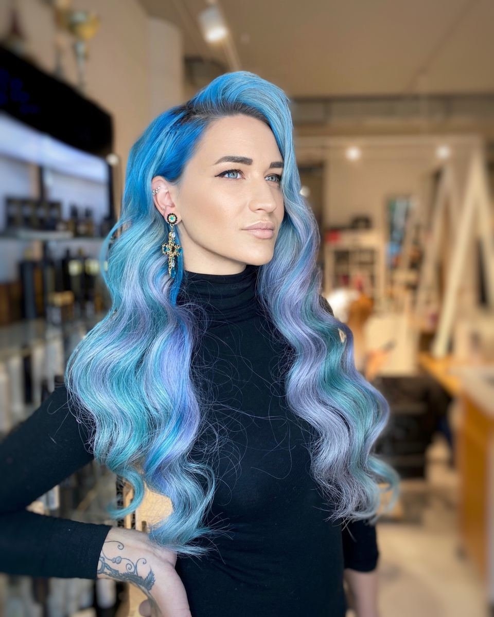 Schwarzkopf Professional - Незабываемый образ от @lana_amiconcept 💙
Браво!👏👏👏
Как вы уже догадались, это #CHROMAID:
Прикорневая зона: Blue+Clear
Растяжка по длине: Blue+Yellow+Clear и Purple+Clear
#sc...