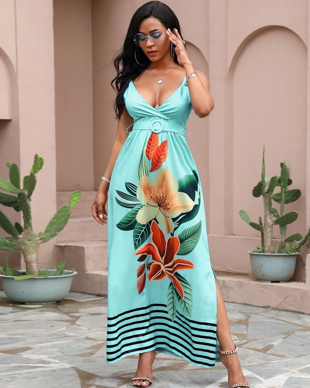Chic Me - There's no such thing as having too many floral dresses⁠💐⁠
🔍"LZZ2483"⁠
Shop: ChicMe.com⁠
⁠
#chicmeofficial #fashion #lovecurves #ootd #style #chic #fashionmoment