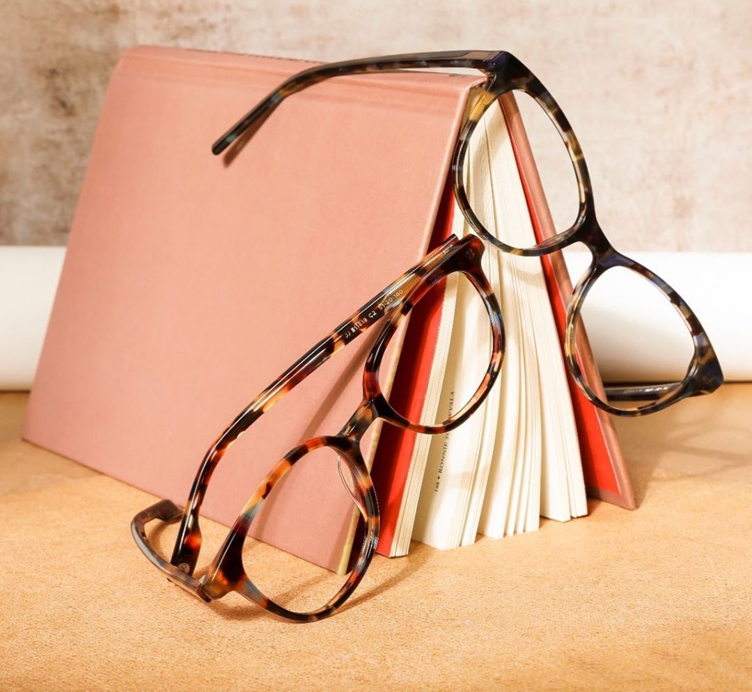 LENSKART. Stay Safe, Wear Safe - Rise.Read.Shine! ✨
Love reading? You gotta keep it glam with a pair or two of Tortoise Rounds, designed to perfection in Rich Acetate.

🔎 134877, 130335

#Mission2020...