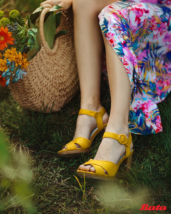 Bata Brands - Add some zest to your floral outfit with heels in bright & sunny shades. 
.
.
.
.
.

#BataShoes #Heels #Summer #Floral #ShoesAddict #Yellow #Fashion