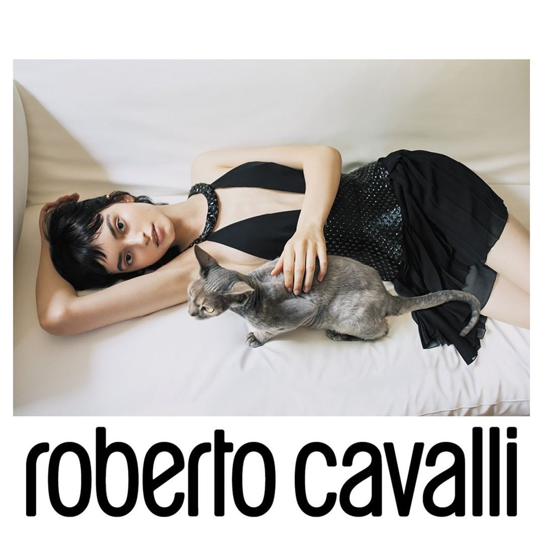 Roberto Cavalli Official - A seductive, intriguing creature for the #RobertoCavalliFW20 women's collection.

#RobertoCavalli