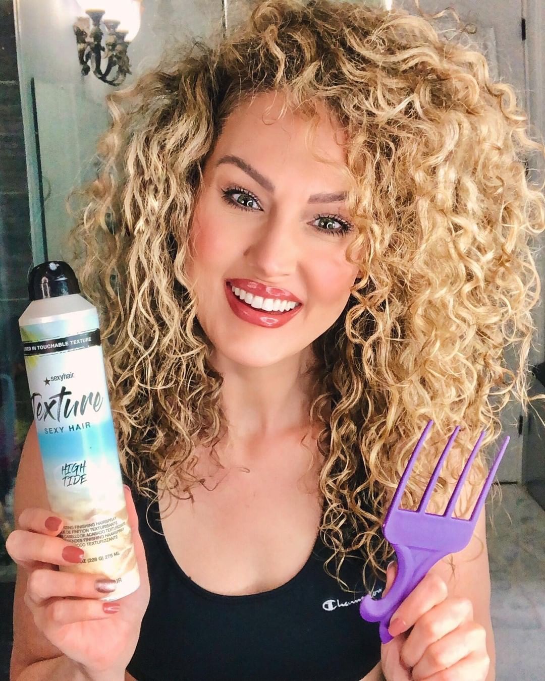 Sexy Hair® - Texture Tip Tuesday ☑️
#REPOST @theglambelle
These 2 babies are my secret to volume. Whenever I want BIG hair (ummm always) I will pick out my roots with my @thespriggle pick. It only has...