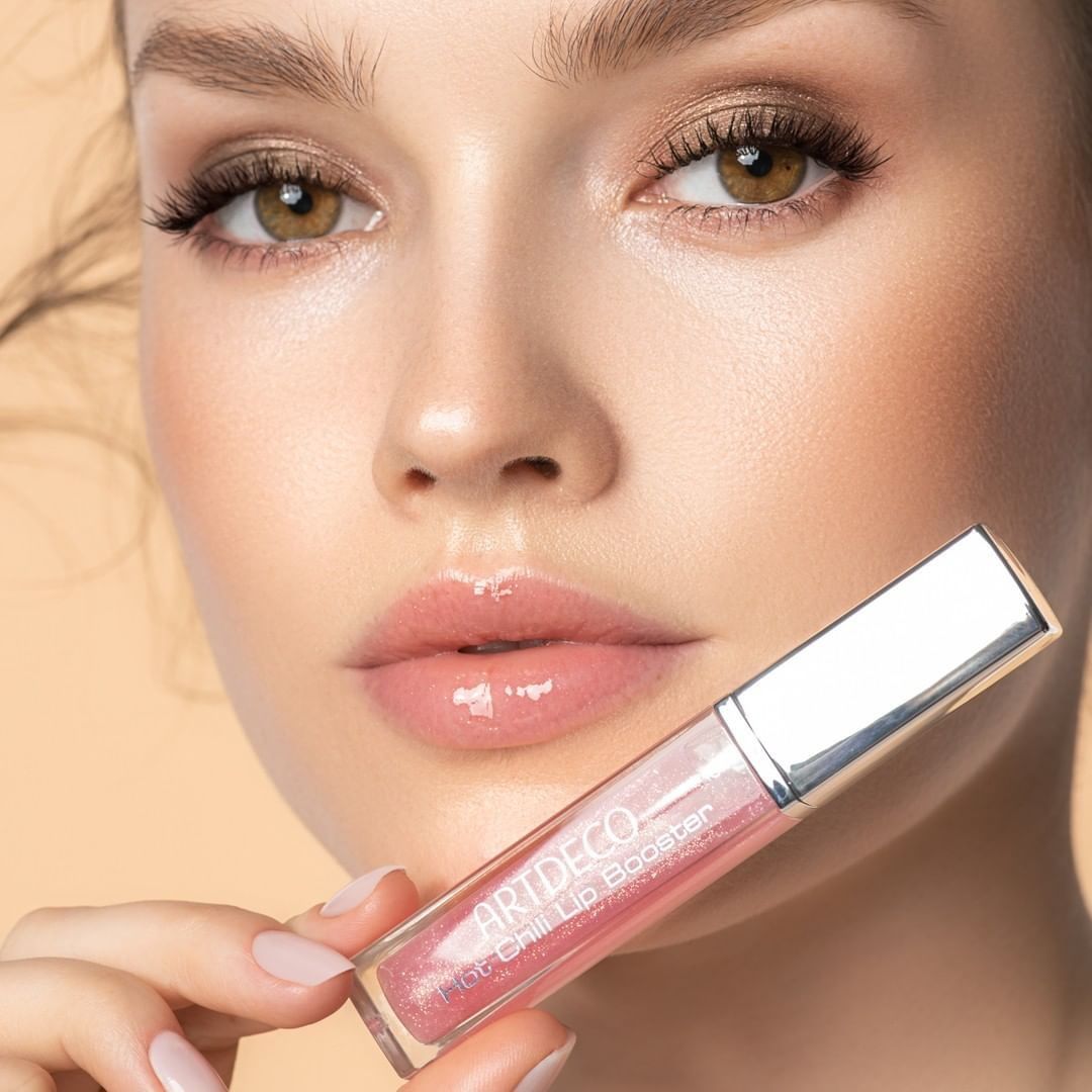 ARTDECO - With our Hot Chili Lip Booster, you receive irresistible voluminous lips within seconds! 💋⠀⠀⠀⠀⠀⠀⠀⠀⠀
⠀⠀⠀⠀⠀⠀⠀⠀⠀
#artdecocosmetics #lips #lipgloss #lipbooster #hotchililipbooster #feelthesummer...