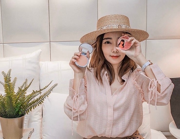 theBalm Cosmetics - Peek-a-lou! #MaryLouManizer #BettylouManizer @amigoh666
​
​#theBalm