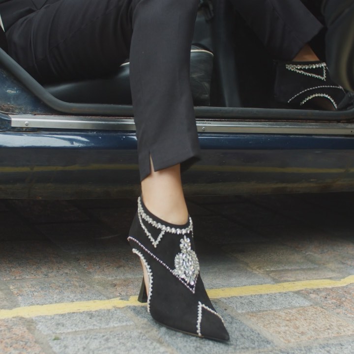 Jimmy Choo - Coming soon: the latest #INMYCHOOS campaign for Autumn Winter 2020, celebrating women who dare to stand out. Can you guess who she is? Launching September 2nd #JimmyChoo