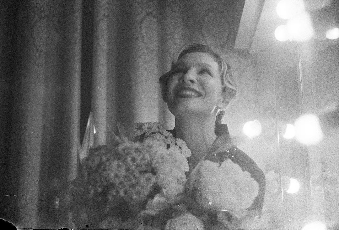 Елена Подкаминская - Моя “Неосторожная актриса-2020” - шахматная  рассадка, зритель в масках. Новое чувство Новой сцены. Спектакль два вечера подряд. Первый - замена. Второй - мой, законный. Совершенн...