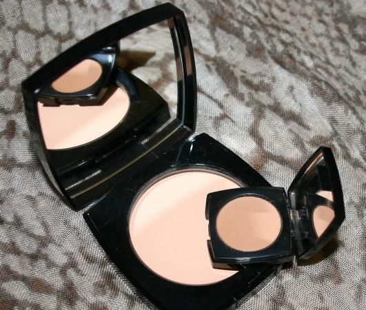 Chanel Les Beiges Healthy Glow Sheer Powder SPF 15/PA++ №20. Chanel Retractable Kabuki Brush