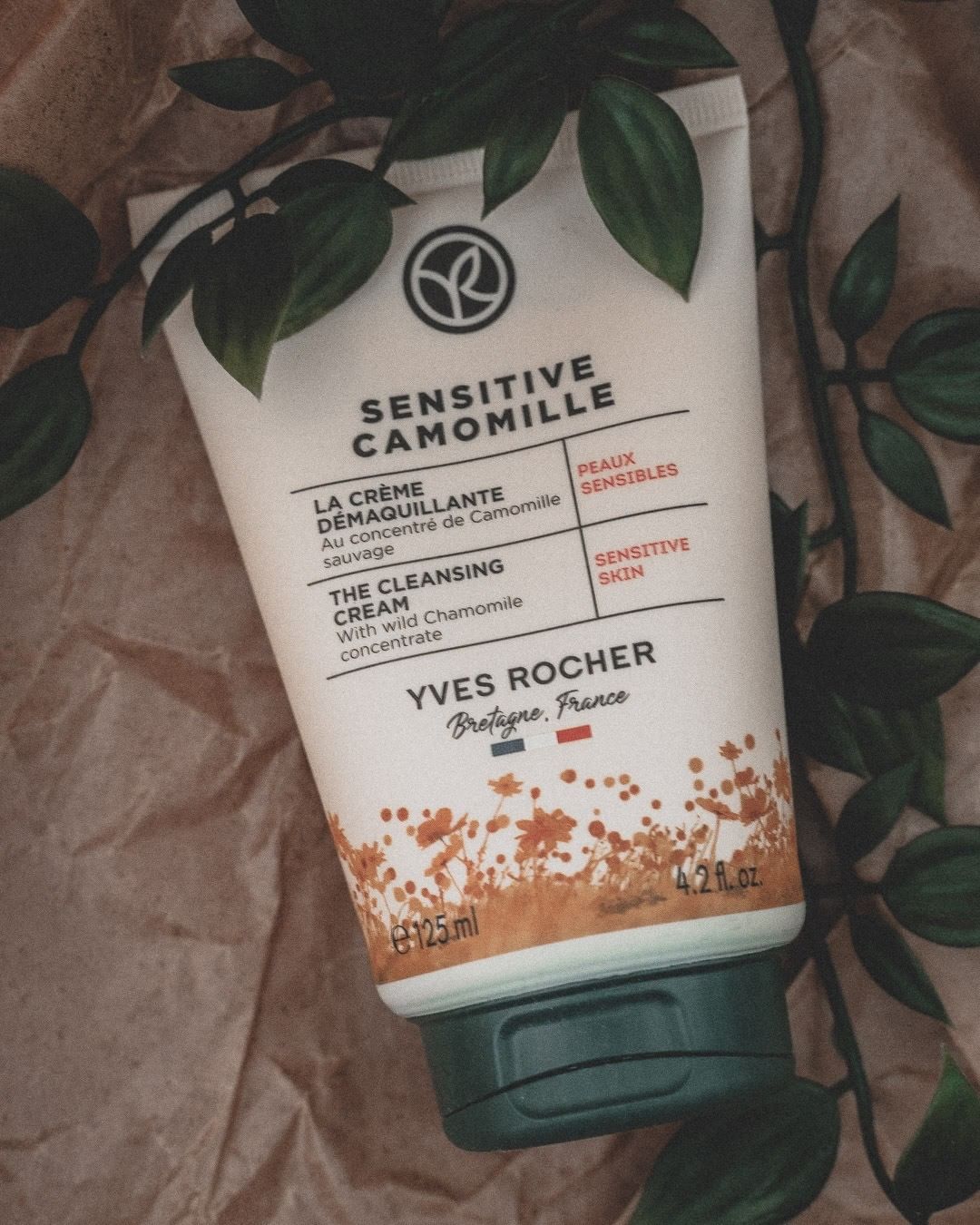 Yves Rocher France - [SENSITIVE CAMOMILLE] Le nouvel allié des peaux sensibles, c'est notre Crème Démaquillante ! 💪
Elle nettoie la peau sans la dessécher et démaquille efficacement et en douceur...