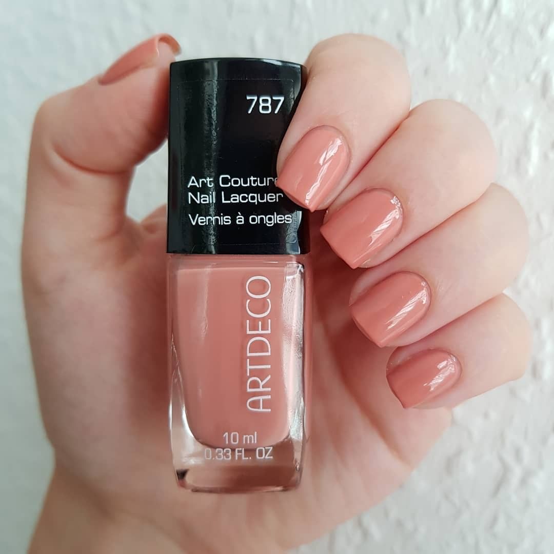 ARTDECO - What a gorgeous summery nail look! What do you think?⠀⠀⠀⠀⠀⠀⠀⠀⠀
💅🏽 Art Couture Nail Lacquer N°787 peach parfait ⠀⠀⠀⠀⠀⠀⠀⠀⠀
⠀⠀⠀⠀⠀⠀⠀⠀⠀
Image credits: @janina.1997⠀⠀⠀⠀⠀⠀⠀⠀⠀
⠀⠀⠀⠀⠀⠀⠀⠀⠀
#nailpolish...