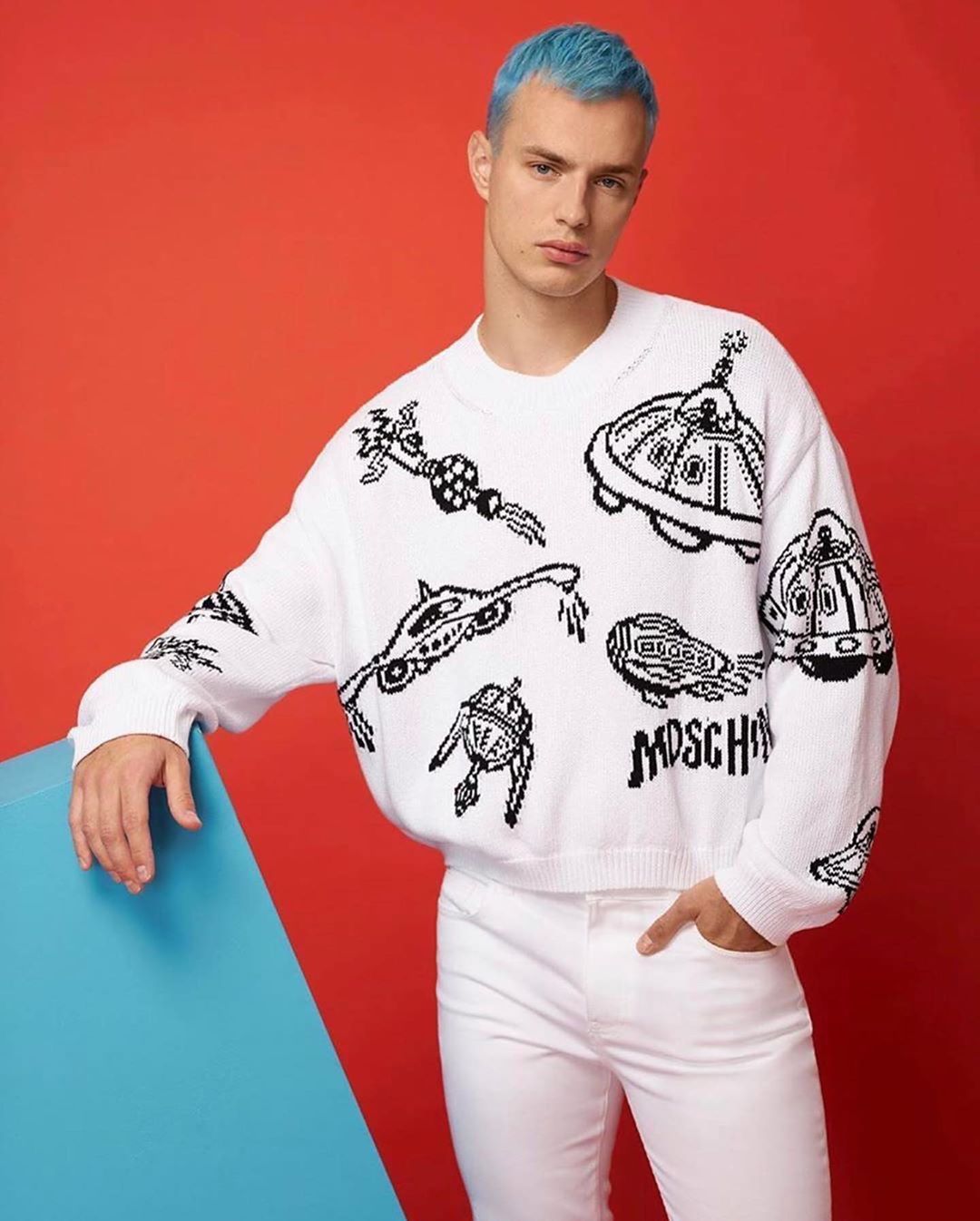 Moschino - #Repost @vman
・・・
For @moschino’s Spring/Summer 2021 pre-collection, creative director @itsjeremyscott brings the FUN, unveiling his latest lineup filled with eccentric patterns, vivid colo...