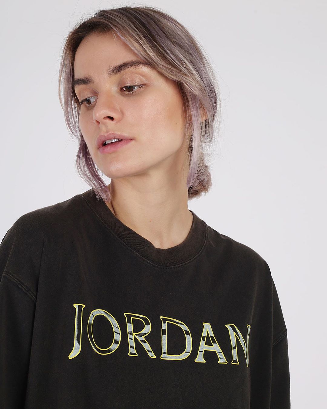 Магазин Sneakerhead - Jordan Brand продолжает баловать девушек красивыми лимитированными коллекциями одежды. Раньше не было отдельной линейки для девушек, но сейчас Jordan Brand заботится о том, чтобы...