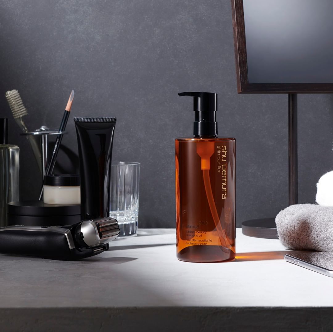 shu uemura - did you know that oil dissolves oil? "I don't like how it feels". most men think that cleansing oil is too oily for them, and conditioned to expect a dry, squeaky-clean feeling as a clean...