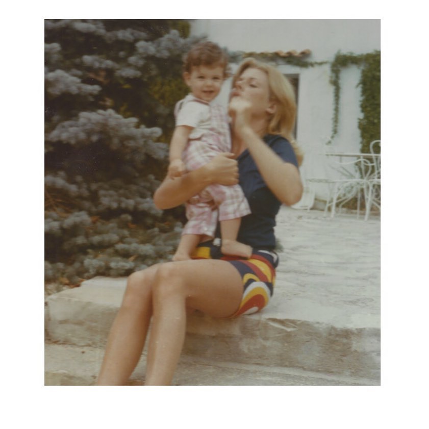 ROOS & ROOS Parfums - Roos & Roos somewhere in the 70s
.
.
.
#vacayyyy#oldstory #roosandroos #hauteparfumerie #analog#libertéégalitéféminité#familystory #motheranddaughter