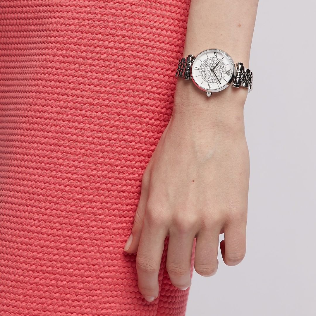 Watches2U - Sparkle completely with the #EmporioArmani AR1925⁠ or renew your spark with just the strap. Both available now.⁠
⁠
📷@EmporioArmani⁠
.⁠
.⁠
.⁠
.⁠
#emporioarmaniwatch #ladieswatch #accessorie...