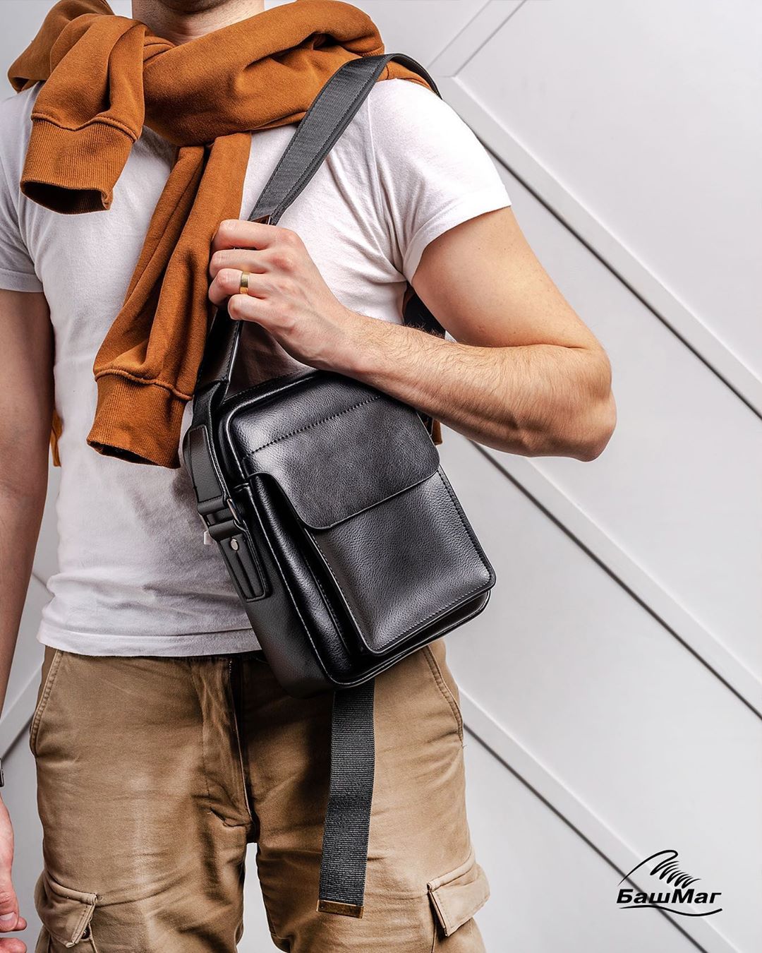 БашМаг - СКИДКИ до 40%‼️👇
Летняя коллекция мужских сумок от авторских брендов компании #BERTEN  и #LONGFIELD - идеальные аксессуары для любого аутфита и лучшие подарки🎁 для любимых❤️
⠀
Изделия выполне...