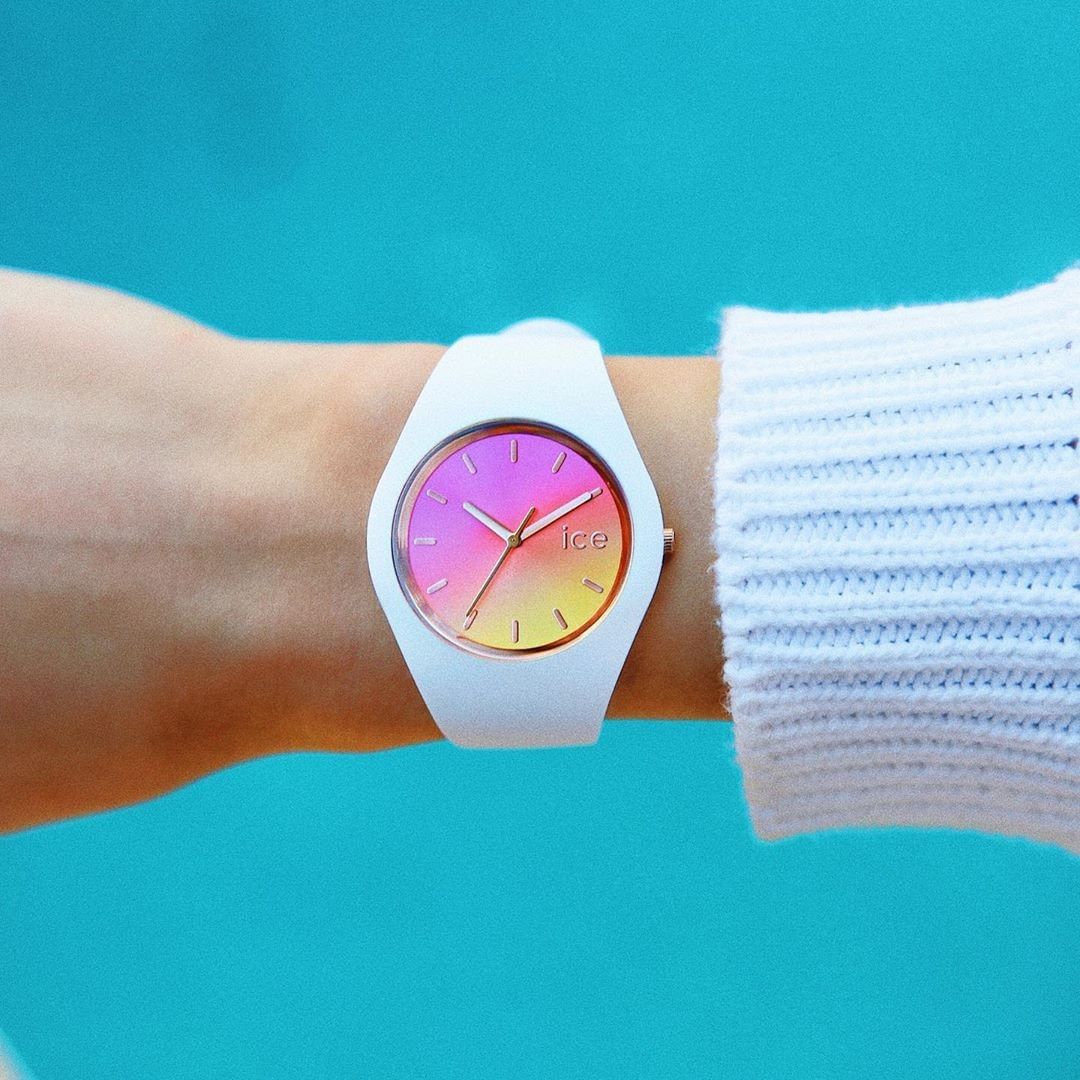 Watches2U - Sunset colours and summer vibes from #IceWatch⁠
⁠
⌚ 016049⁠
⁠📷@icewatch⁠
⁠.⁠
.⁠
.⁠
#summer #brightcolours #unisexwatch #summervibes #summertones #w2u #watches2u #timepiece #watches #watch...
