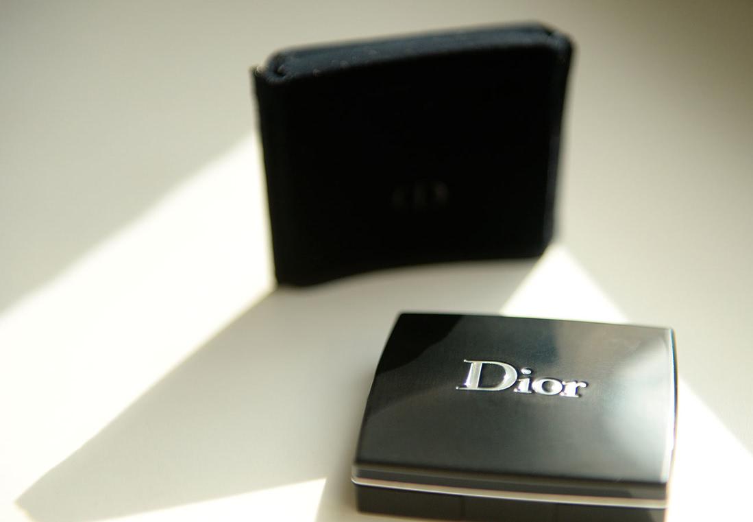 Тени для яркой помады - Dior diorshow mono front row
