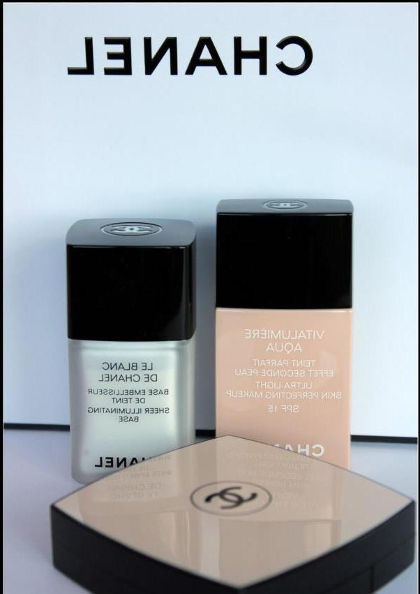 Chanel: Le Blanc De Chanel Sheer éclairage de Base, Vitalumière Aqua Ultra Lumière Perfectrice de Peau Makeup SPF 15 #20, Les Beiges Lueur Saine de la Pure Poudre SPF 15 PA++ #20 или чем я 