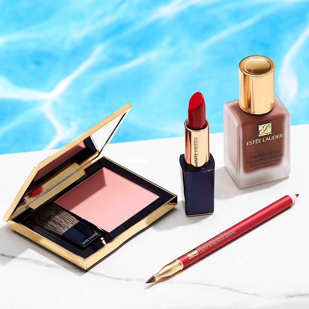 Estée Lauder - The sun never sets on a smoldering makeup look ☀️ Go for flawless #foundation coverage, a flush of pink #blush, and a fiery #redlip to stand out at your next summer soirée 🏖 
Including...