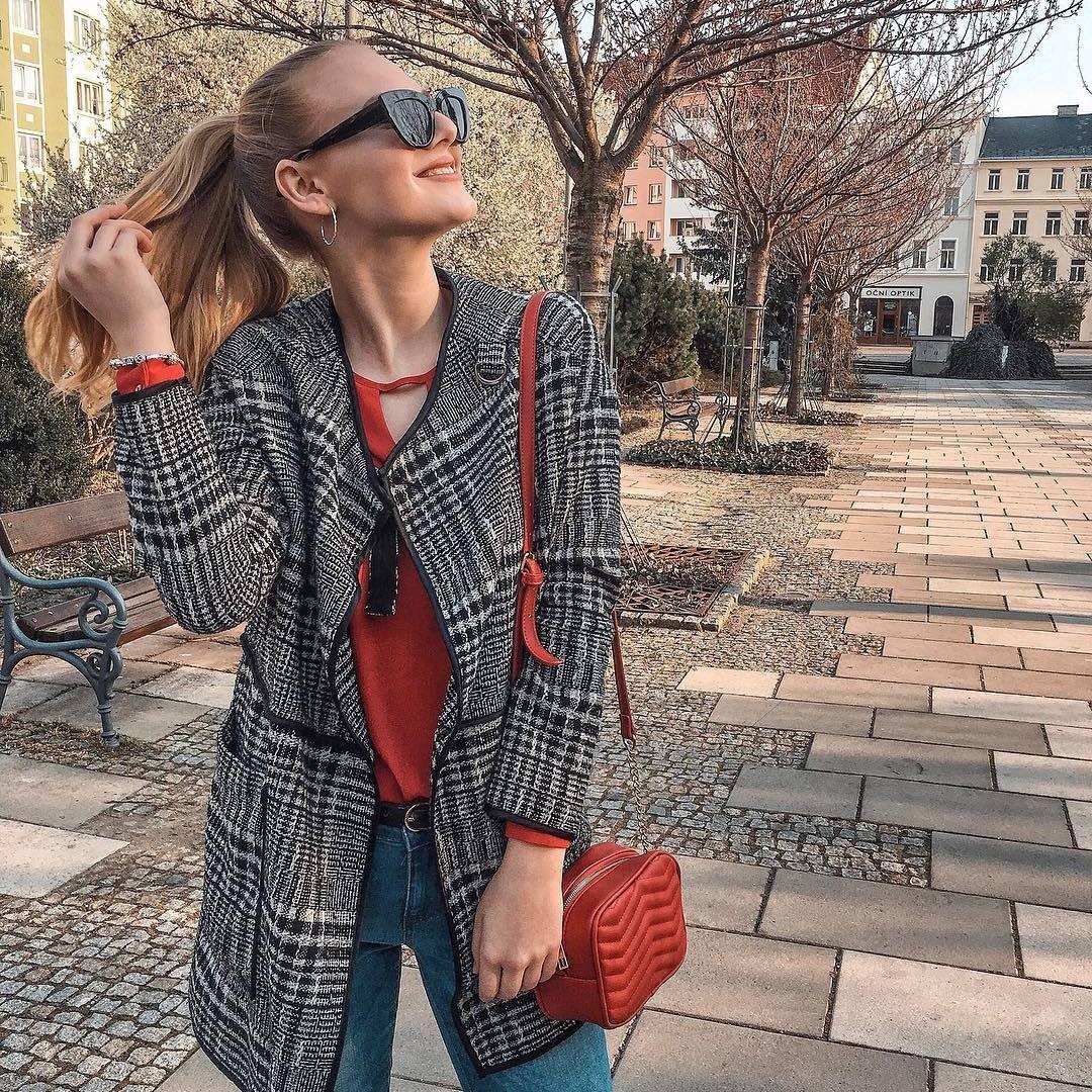 bonprix - That autumn feeling 🍂 Thank you, @katerinasimonkova for sharing this beautiful look with us 🔍 (similar coat) 917659, (similar blouse) 924847, (jeans) 938206 #regram #bonprix #bonprixitsme