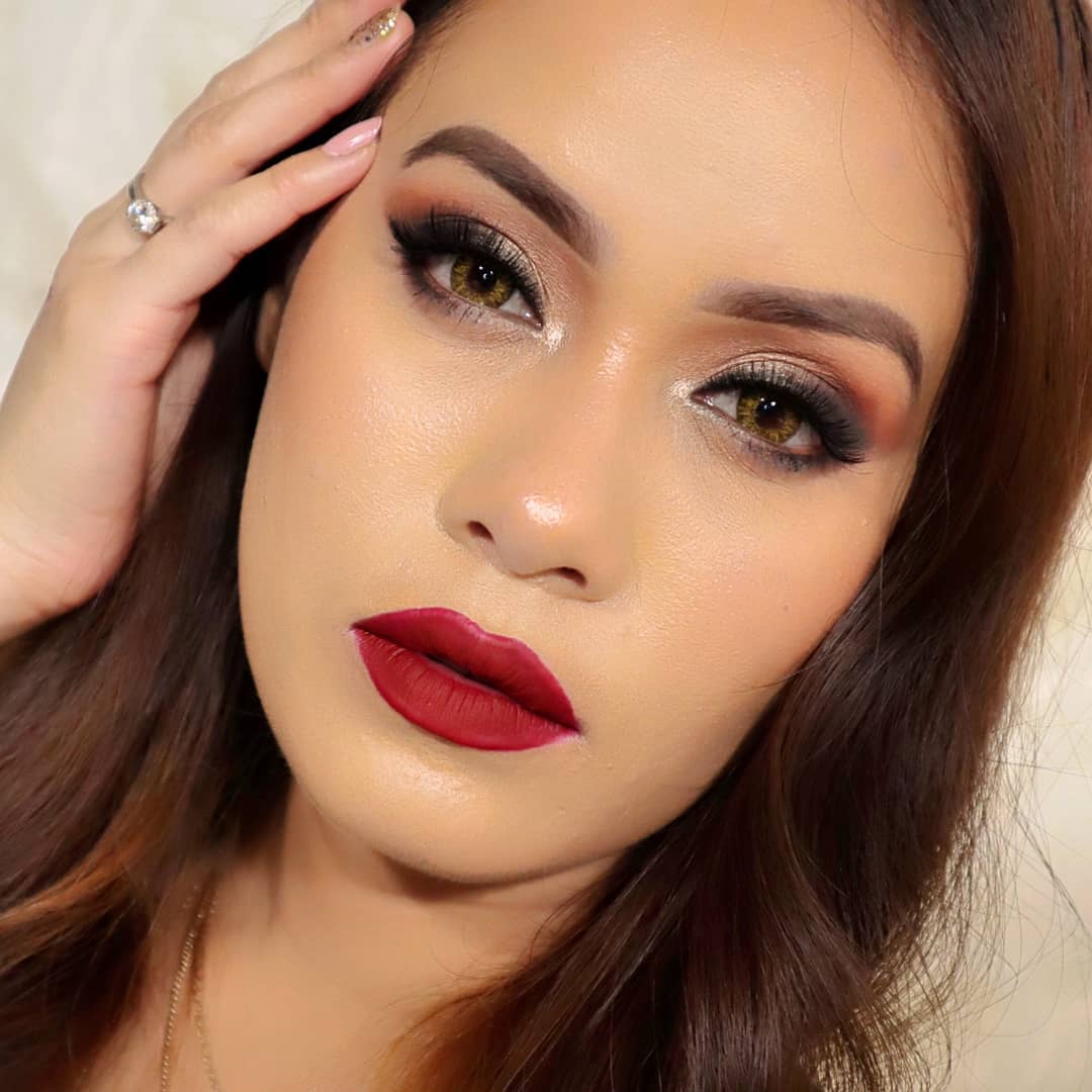 SUGAR Cosmetics - Fearless & Glamorous. 💃🏻
In frame: @makeup_with_kirsten

Products used: ✨ Face Fwd >> Primer Stick
✨ Ace Of Face Foundation Stick 27 Vienna
✨ Magic Wand Waterproof Concealer 15 Cappu...