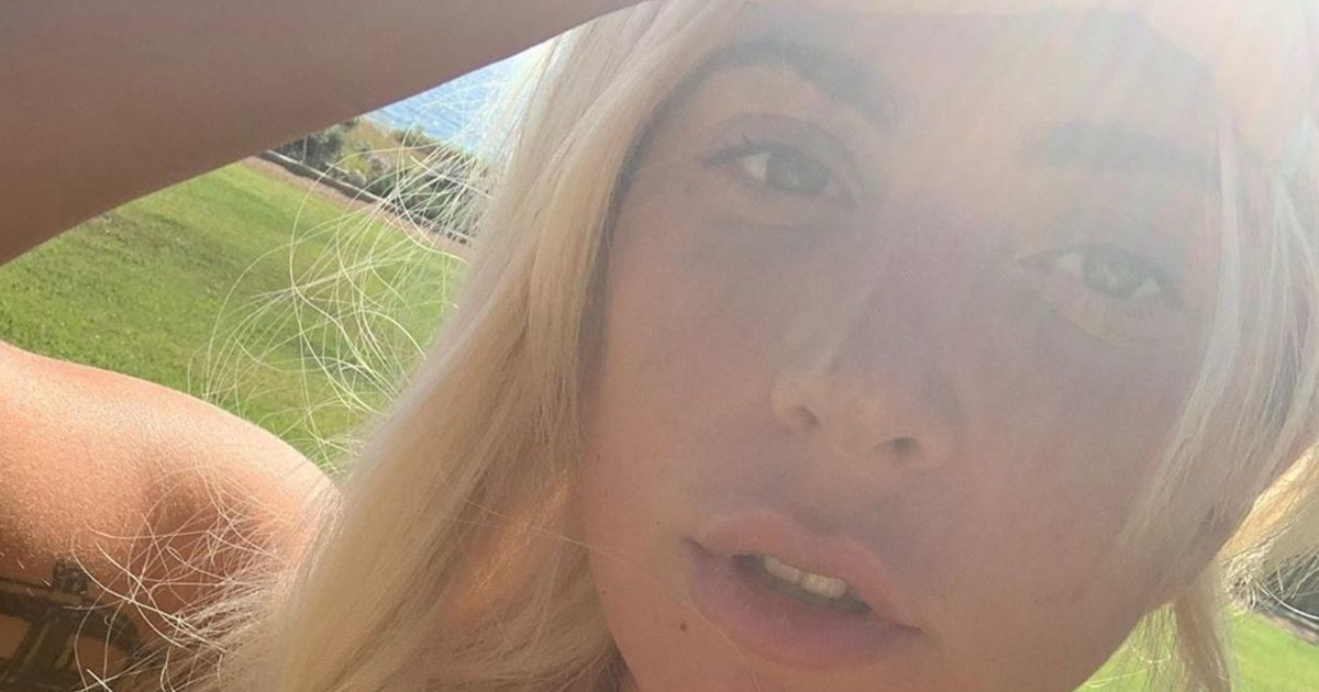 Леди Гага показала селфи без макияжа
