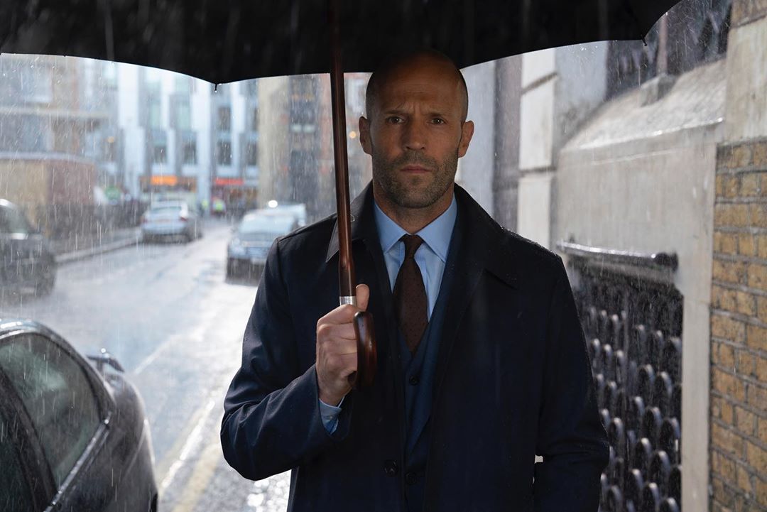 Jason Statham - A big thank you to all at @andersonandsheppardbespoke for keeping Deckard Shaw sharply dressed in our @hobbsandshaw movie.
📸@danielsmithphotography