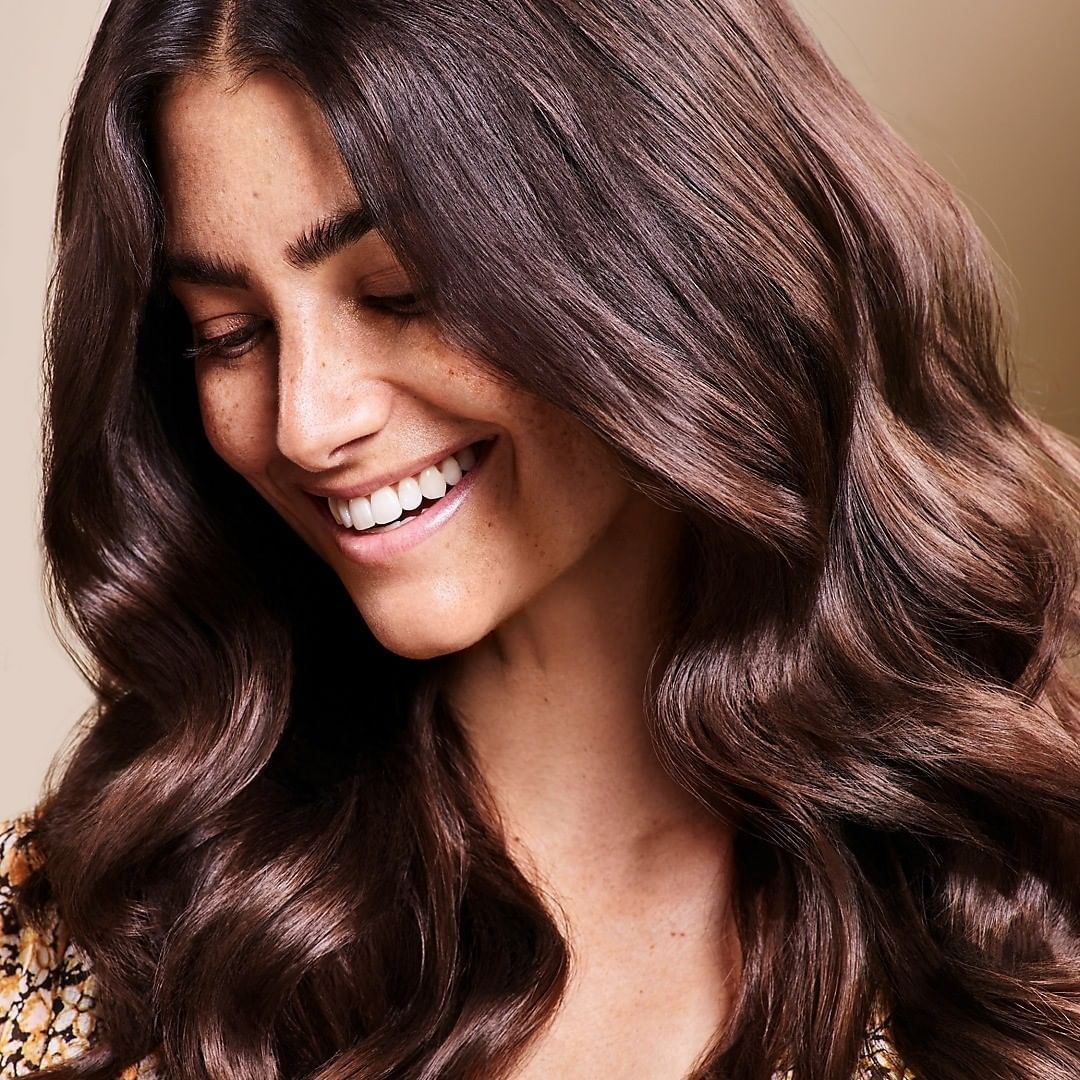 Schwarzkopf Professional - Smile! It’s time to glow from the inside out! 🌟
…Talk to your hairdresser about #OilUltime; our oil-based care solution with the most precious ingredients! 
#TRUEBEAUTY #met...