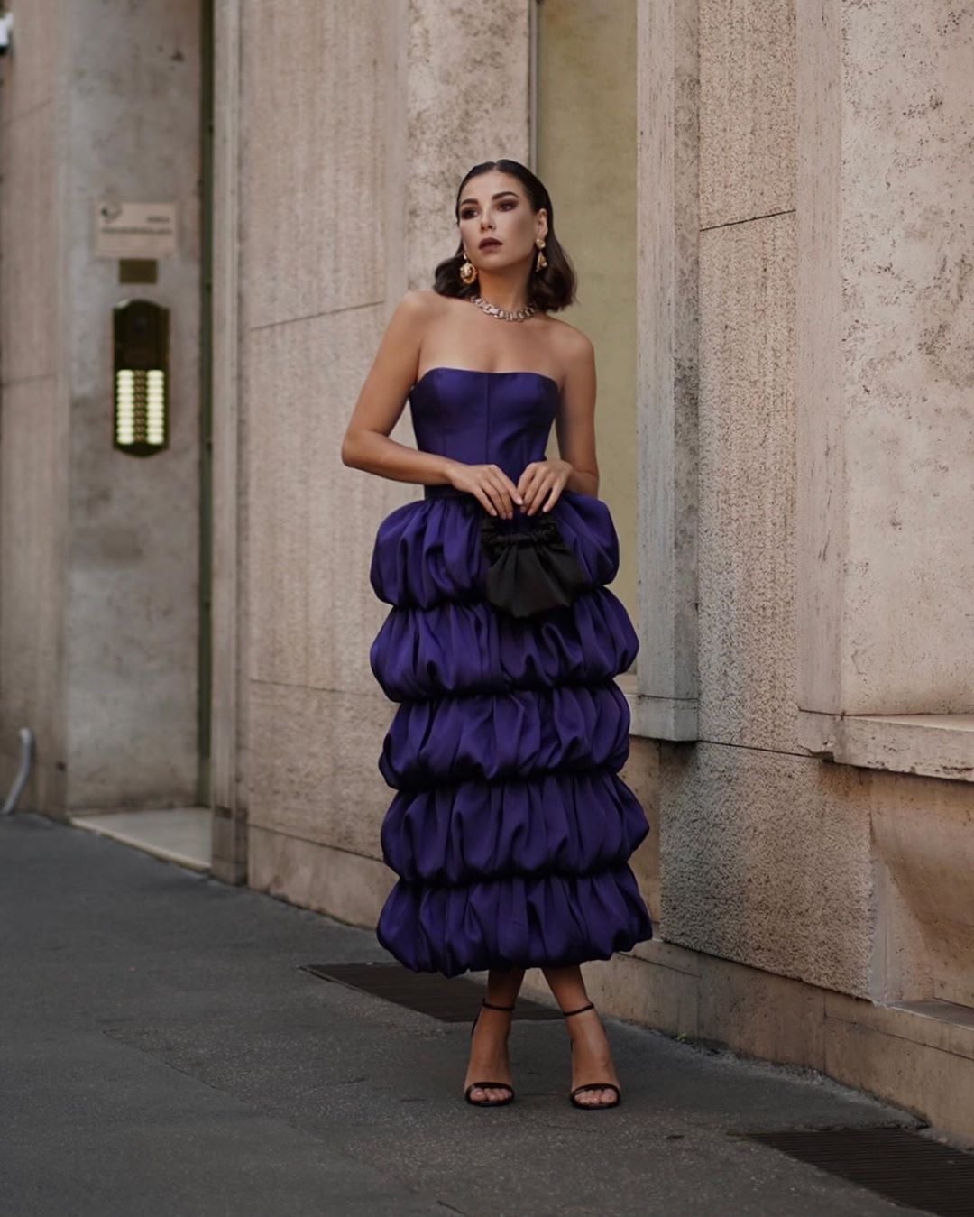 KARINA NIGAY - #milanfashionweek #cameradellamoda #streetstyle #mfw #mfw2021 #milanofashionweek
Photographer: @juliadi7
Hair: @irapandeymuah
Dress: @daniil_antsiferov