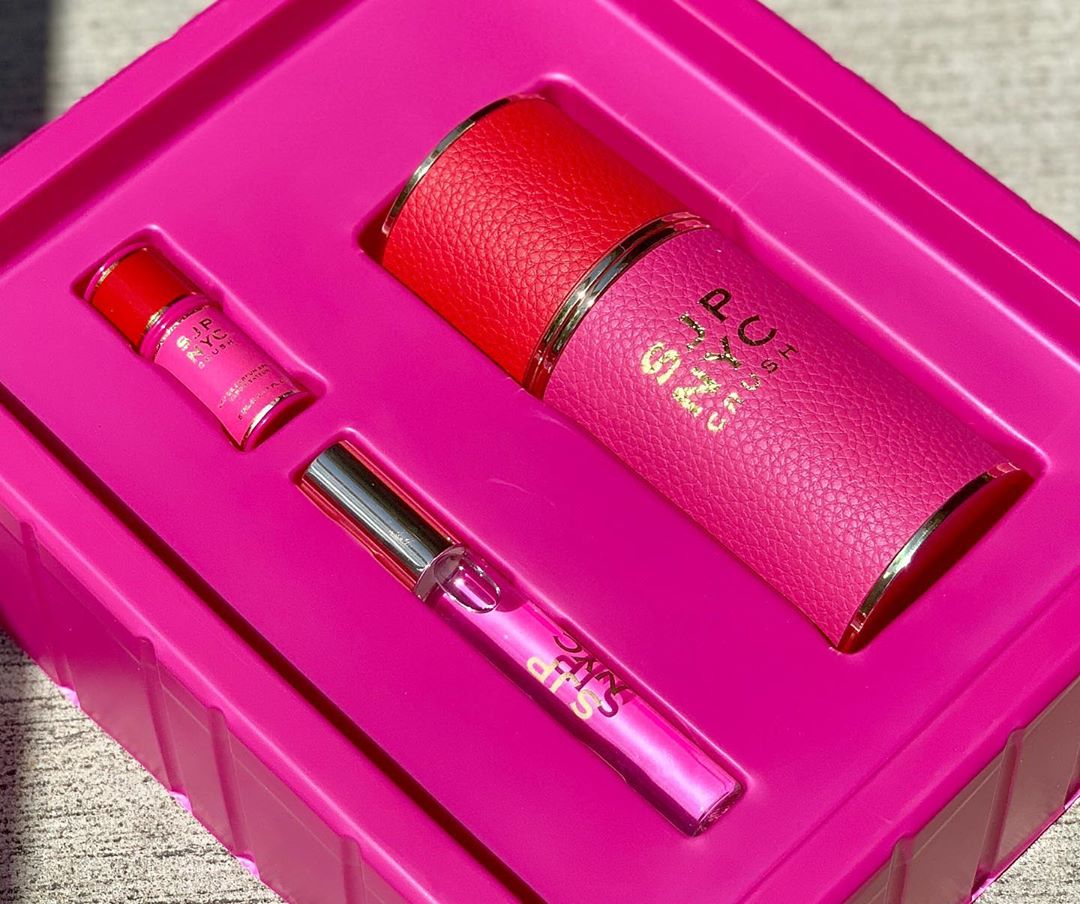 SJP Beauty - Just a little Crush...
At long last, she’s back!
#SJPBeauty SJP NYC Crush returns with a brand new 3-piece set available now exclusively at @kohls. 
A bright and bold summer scent that we...