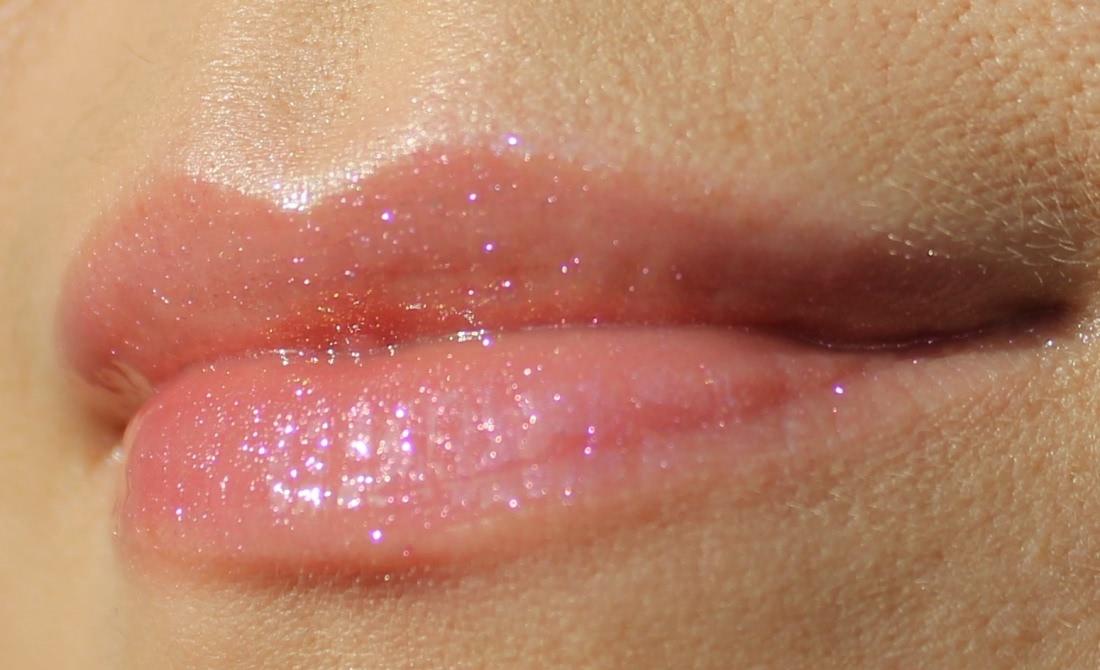 Ultra gloss. Dior Addict Ultra Gloss 465. "Magellan Frozen Rose".