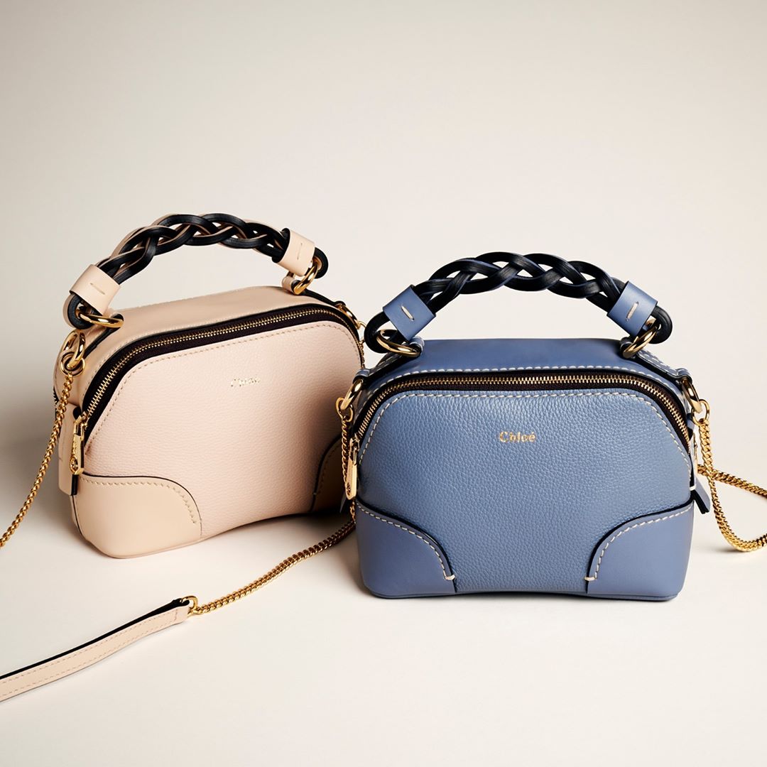 Chloé - Discover the Mini Daria, the latest addition to the Daria family in a compact size with hand-crafted features

The prelaunch of Mini Daria in exclusive colours begins today on chloe.com befor...