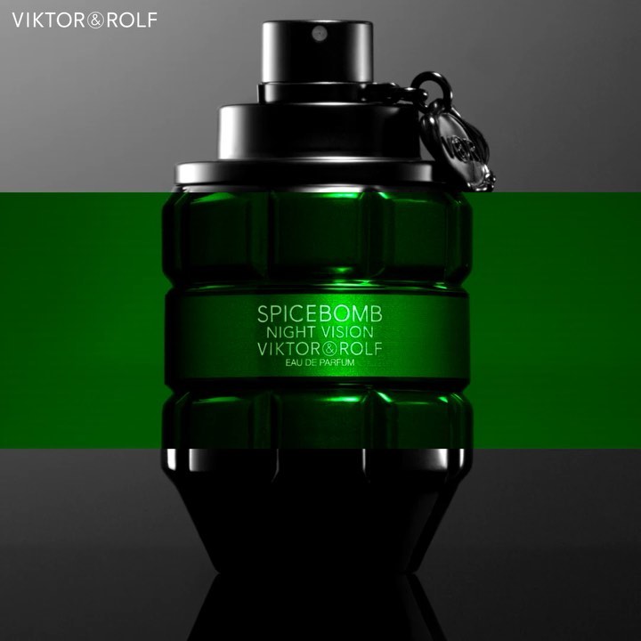 Viktor&Rolf - Spicebomb 💚 Stay tuned for Jacob Whitesides @jacobwhitesides Live Concert at 7PM today in @viktorandrolf_fragrances <3 VR