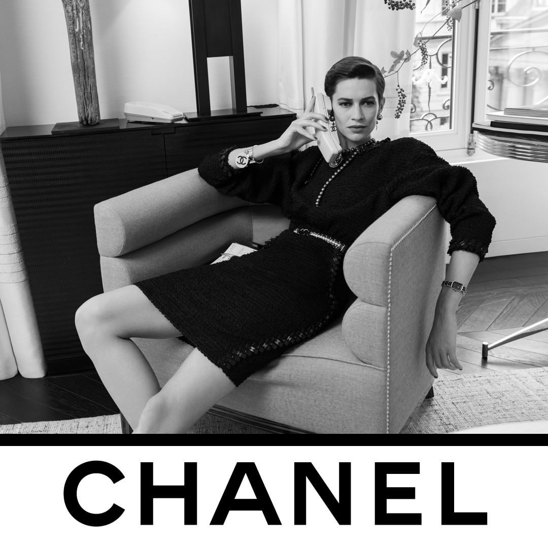 CHANEL - INTERIOR: MID-CONVERSATION.
CHANEL calling — Louise de Chevigny wearing the CHANEL Spring-Summer 2021 Ready-to-Wear collection. Part of a series of 12 scenes photographed by Inez & Vinoodh....