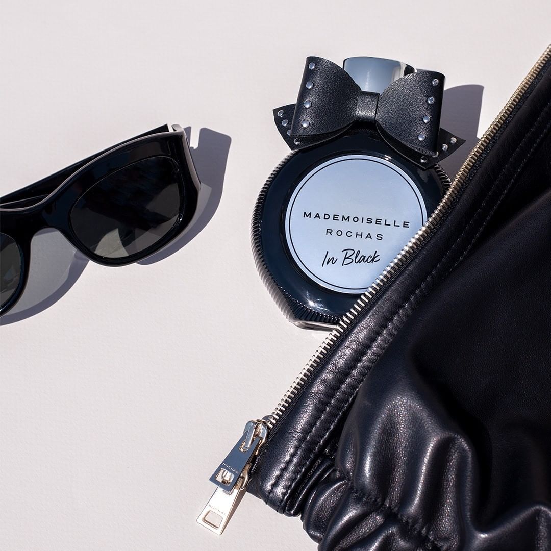 Rochas Paris - MADEMOISELLE ROCHAS IN BLACK

Remarkably rock 'n' roll and totally chic, the bottle of Mademoiselle Rochas in Black  is dressed in deep black and adorned with a studded bow in smooth ma...