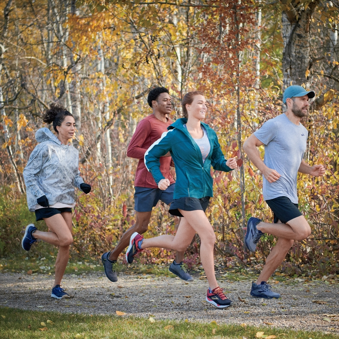 Сеть спортивных магазинов Кант - Brooks – один из самых известных беговых брендов 🏃‍♀ «Больше 💯лет мы думаем о ваших ногах» – примерно так можно перевести один из мотивационных слоганов, которые компа...