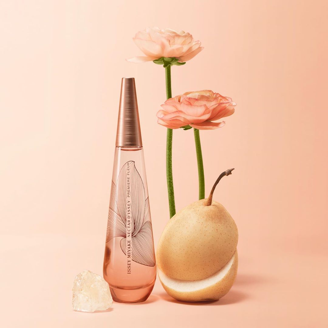 Issey Miyake Parfums - Nectar d’Issey Première Fleur: a fresh, floral and delicate fragrance.
#TimeToBloom #nectardissey #isseymiyakeparfums #movedbynature #fragrance